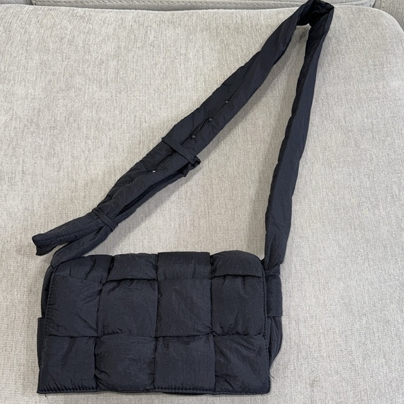 Black Puffer Crossbody Purse - Picture 2 of 10